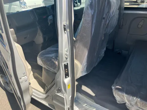 Mitsubishi Minicab Van
