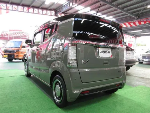 Honda N-BOX Slash
