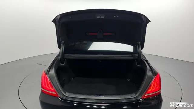 Genesis G90 (EQ900)