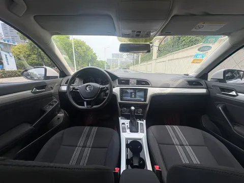 Volkswagen Lamando