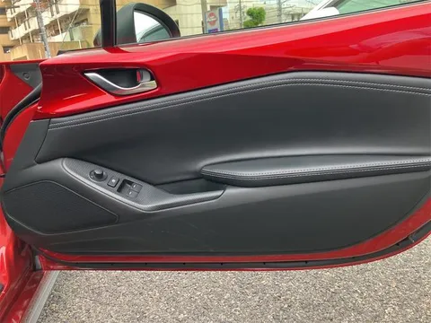 Mazda MX-5 (Roadster)