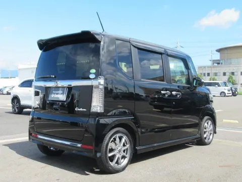 Honda N-BOX Custom
