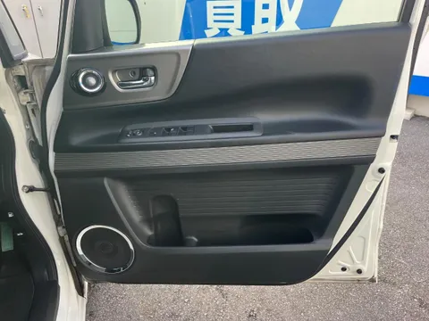Honda N-BOX Slash