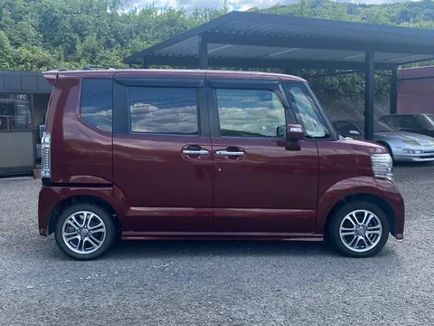 Honda N-BOX Custom