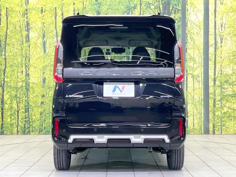 Mitsubishi Delica Mini