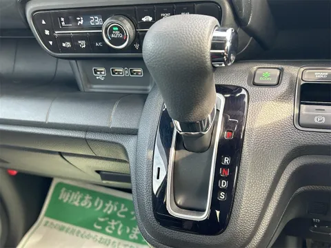 Honda N-WGN Custom