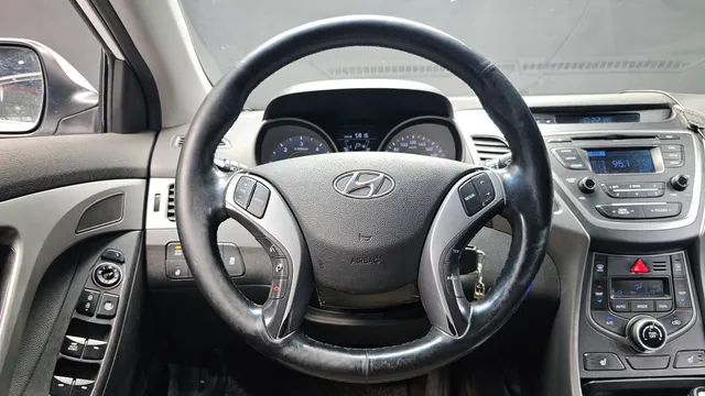 Hyundai Elantra (Avante)