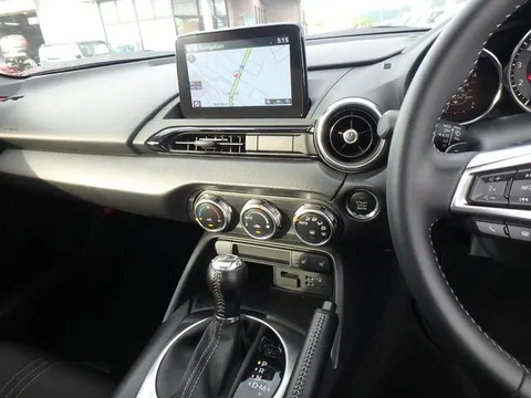Mazda MX-5 (Roadster)