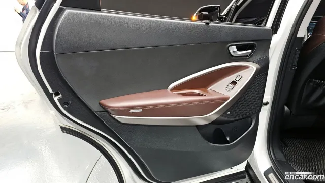 Hyundai Grand Santa Fe (Maxcruz)