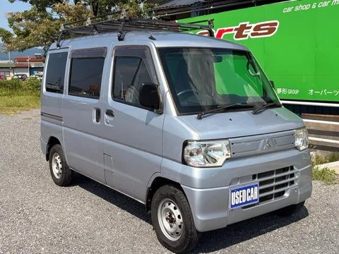 Mitsubishi Minicab Van