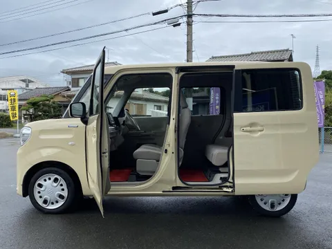 Suzuki Spacia