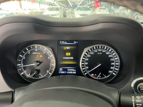 Infiniti Q50L