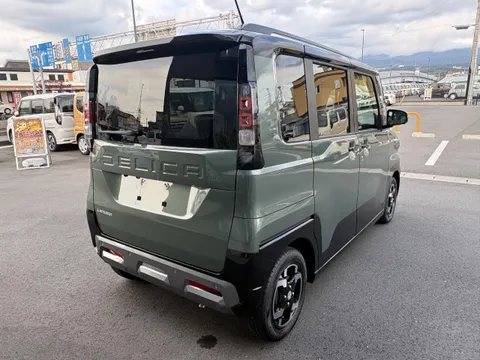 Mitsubishi Delica Mini
