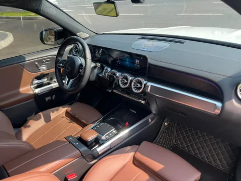 Mercedes-Benz Mercedes-Benz GLB