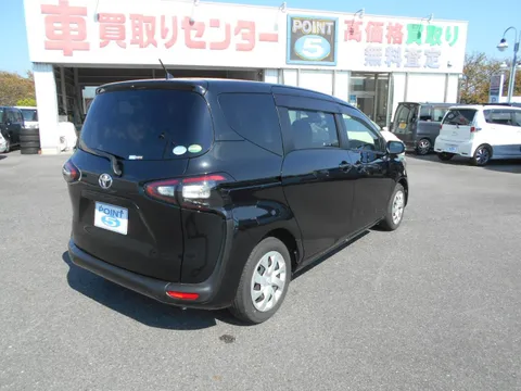 Toyota Sienta
