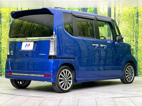 Honda N-BOX Custom