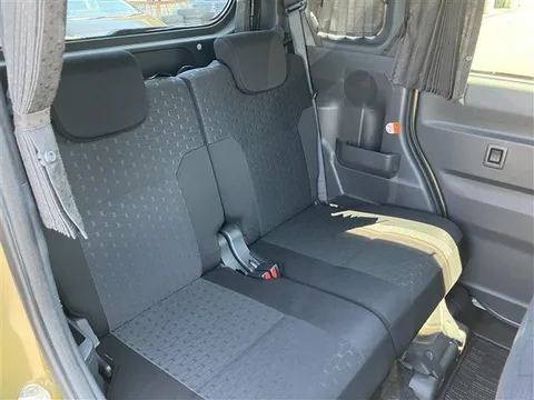 Toyota Pixis Mega