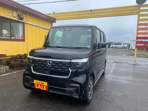 Honda N-BOX Custom