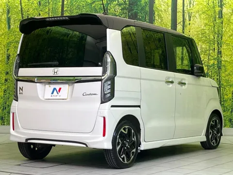 Honda N-BOX Custom