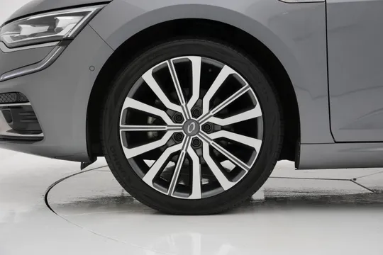 Renault Talisman (SM6)
