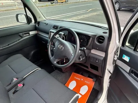 Toyota Pixis Space