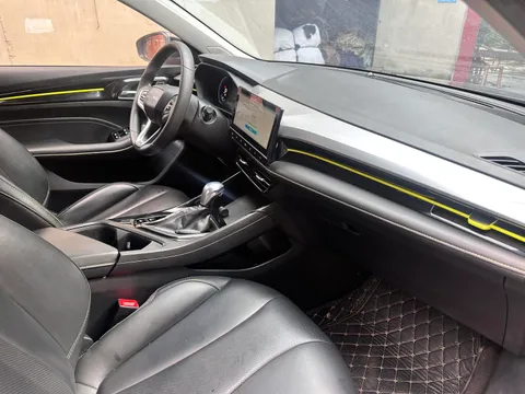 Roewe i5