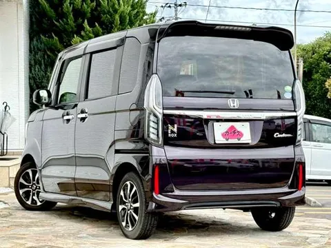 Honda N-BOX Custom