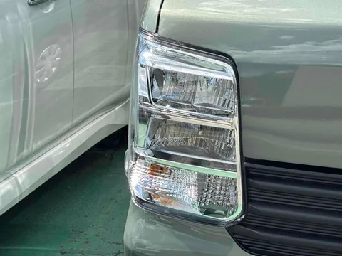 Nissan Clipper Van