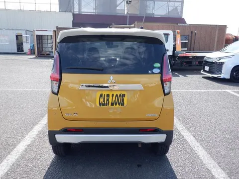 Mitsubishi eK X