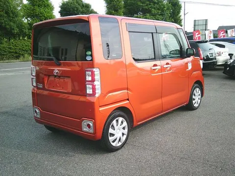 Toyota Pixis Mega