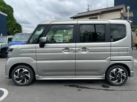 Suzuki Spacia Custom