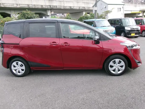 Toyota Sienta