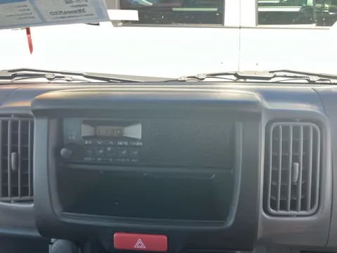 Mitsubishi Minicab Van