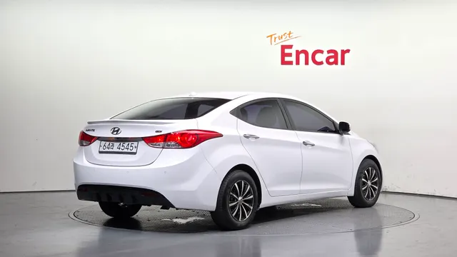 Hyundai Elantra (Avante)