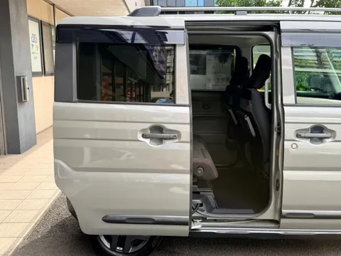 Suzuki Spacia Gear