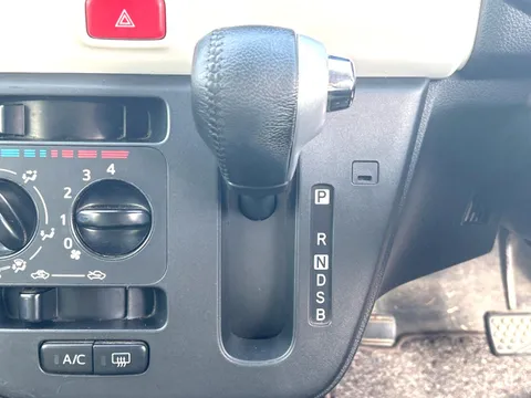 Daihatsu Mira Tocot