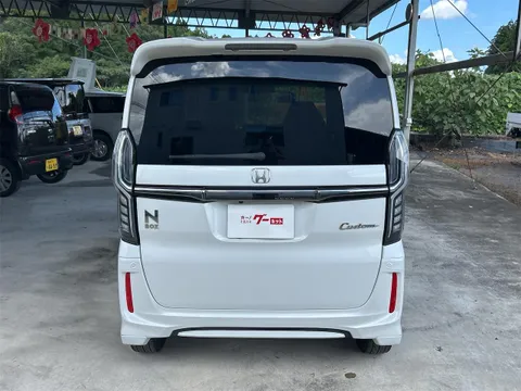 Honda N-BOX Custom