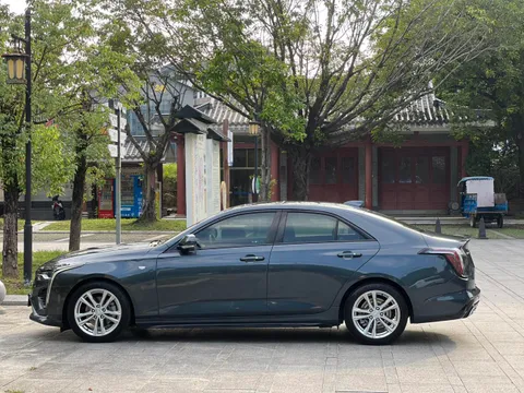 Cadillac CT4