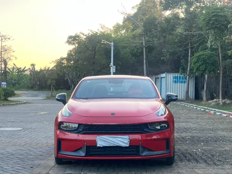 Lynk & Co 03