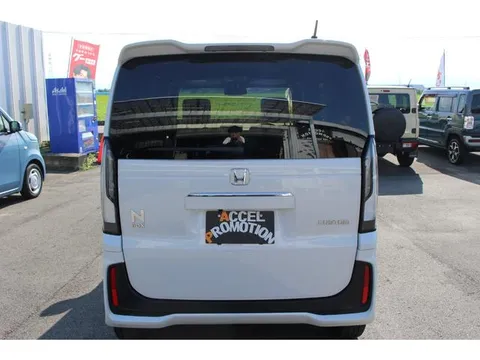 Honda N-BOX Custom