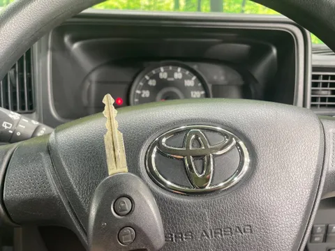 Toyota Pixis Van