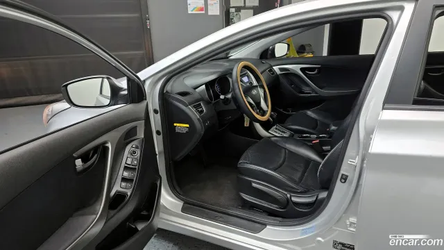Hyundai Elantra (Avante)