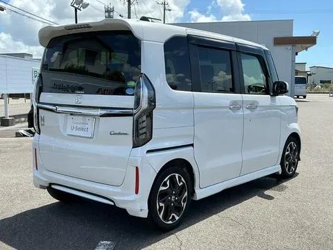 Honda N-BOX Custom