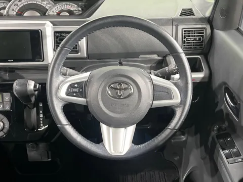 Toyota Pixis Mega