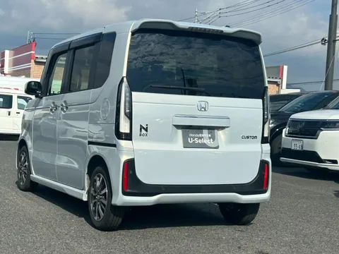 Honda N-BOX Custom