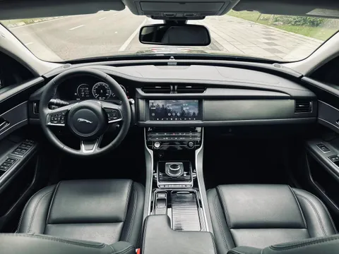 Jaguar XFL