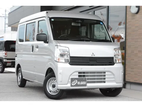 Mitsubishi Minicab Van