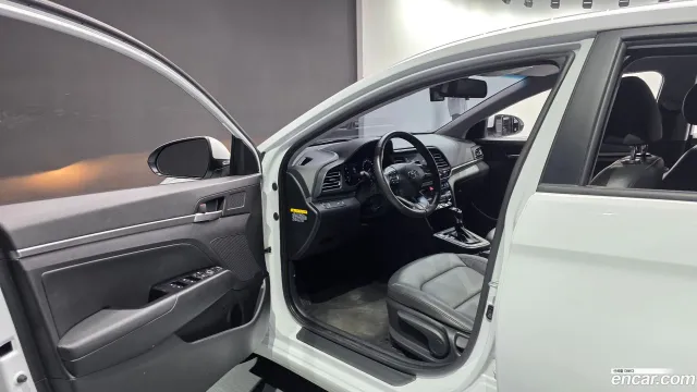 Hyundai Elantra (Avante)