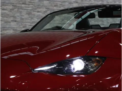Mazda MX-5 (Roadster)