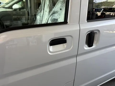 Nissan Clipper Van